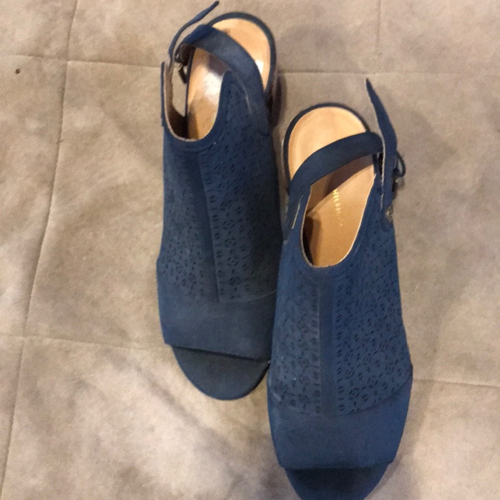 Heeled blue sandals
